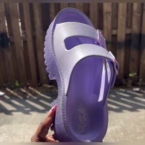 LAVENDER PLATFORM SANDALS!
Just in time for spring!
